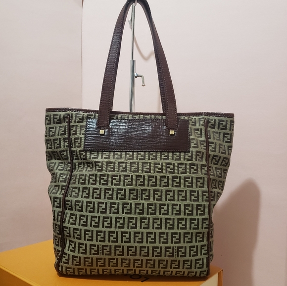 ❗SOLD❗Auth Fendi Shopping Tube zucca vitello - Picture 3 of 16